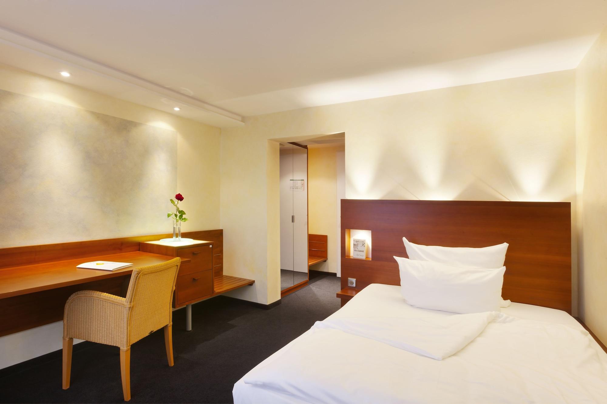 Hotel Adler Asperg Exterior photo