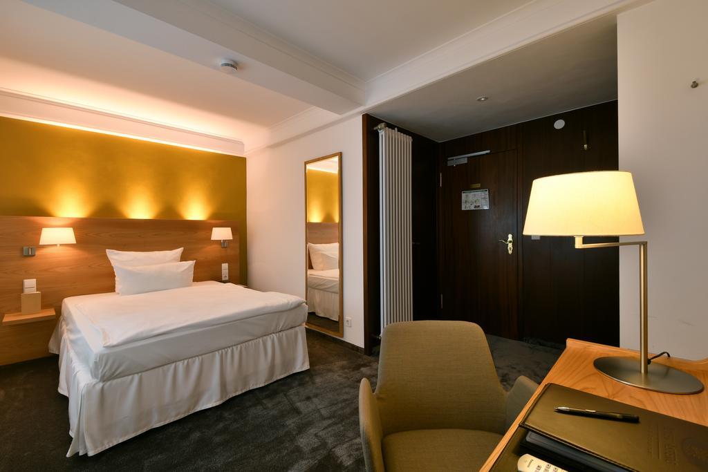 Hotel Adler Asperg Exterior photo